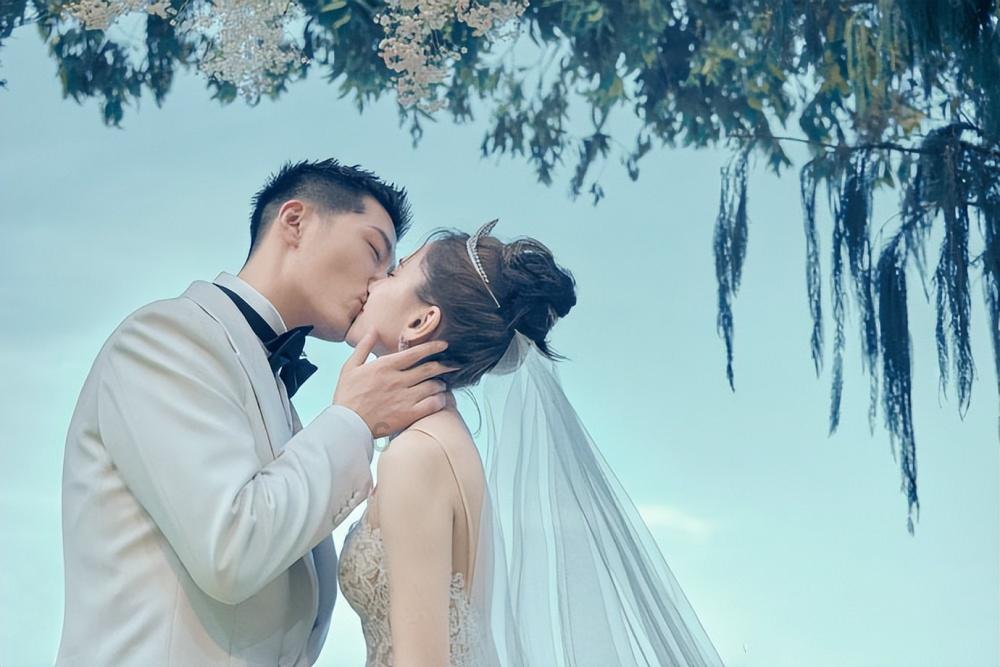 证监会:全力维护资本市场稳定运行!A股缩量反弹,外资继续抄底38亿元